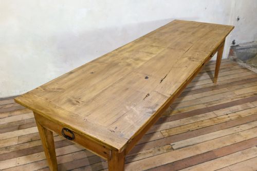 A LARGE 19TH CENTURY FRENCH FARMHOUSE TABLE - ADDITIONAL PHOTO 1