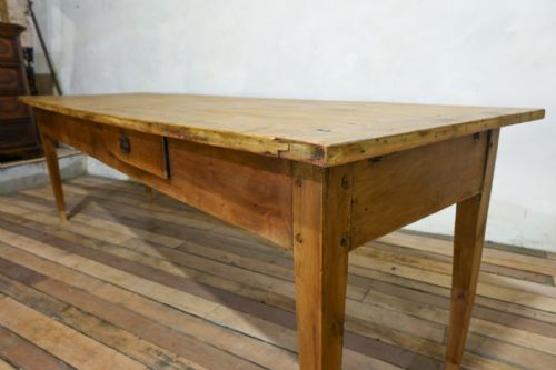A LARGE 19TH CENTURY FRENCH FARMHOUSE TABLE - ADDITIONAL PHOTO 9