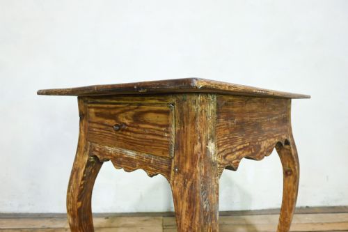 AN 18TH CENTURY SWEDISH ROCOCO SIDE TABLE - ADDITIONAL PHOTO 1