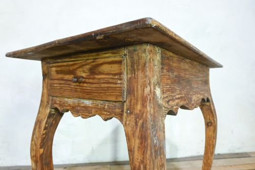 AN 18TH CENTURY SWEDISH ROCOCO SIDE TABLE - ADDITIONAL PHOTO 4