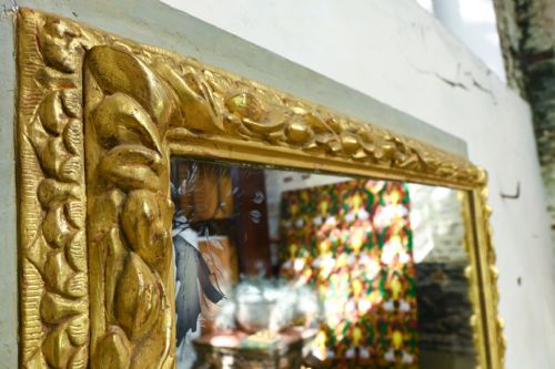 A SQUARE 18TH CENTURY SWEDISH PAINTED OVERMANTEL MIRROR - ADDITIONAL PHOTO 4