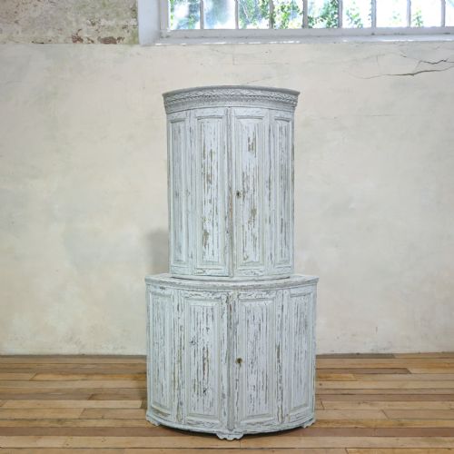 AN 18TH CENTURY SWEDISH GUSTAVIAN CORNER CUPBOARD - ADDITIONAL PHOTO 14