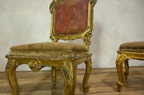 A PAIR OF 18TH CENTURY NORTH ITALIAN GILTWOOD SIDE CHAIRS - ADDITIONAL PHOTO 4
