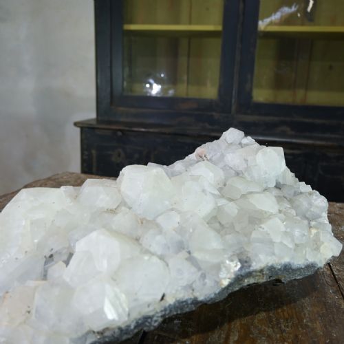 A LARGE CRYSTALLINE CLUSTER GEOLOGICAL SPECIMEN CALCITE AND QUARTZ CRYSTALLISE - ADDITIONAL PHOTO 9