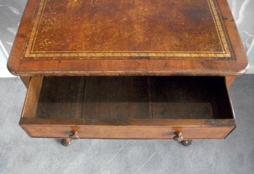 GEORGIAN MAHOGANY SMALL WRITING SIDE TABLE DESK LEATHER TOP WITH CROSS BANDING AND PAD FEET - ADDITIONAL PHOTO 4