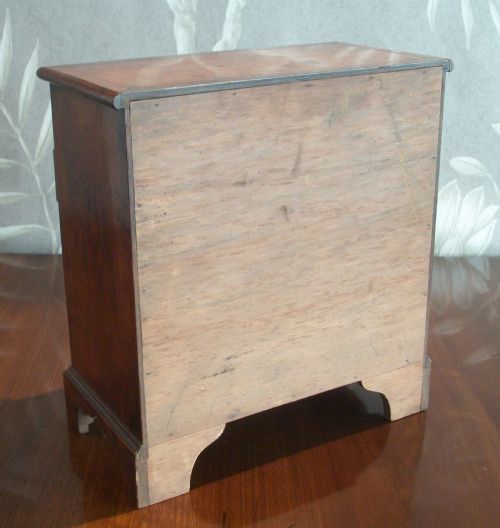 GEORGIAN MINIATURE CHEST OF DRAWERS - ADDITIONAL PHOTO 5