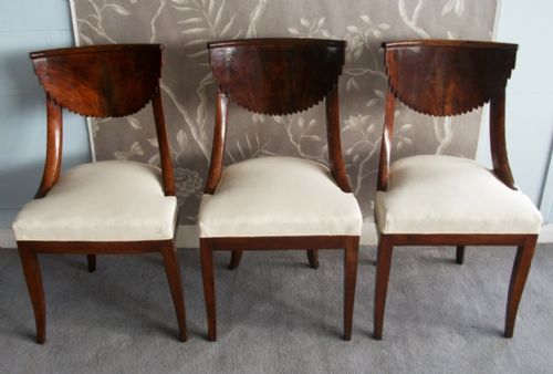 RARE DESIGN ITALIAN WALNUT CHAIRS GROUP OF SIX - ADDITIONAL PHOTO 12