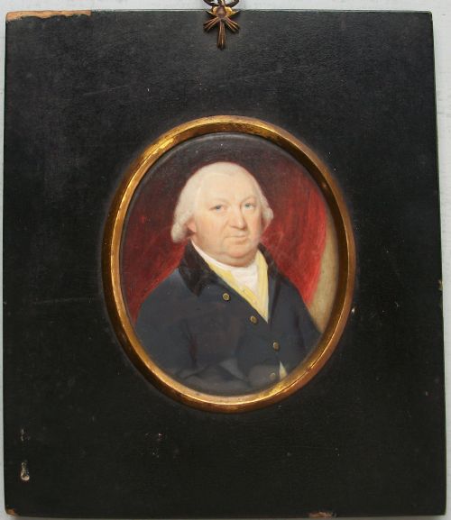 PORTRAIT MINIATURE OF A GENTLEMAN - ADDITIONAL PHOTO 1