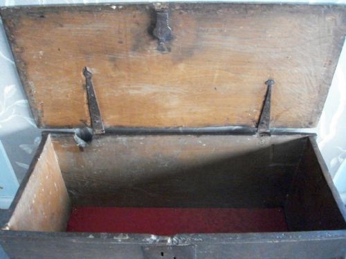 OAK SIX PLANK COFFER - ADDITIONAL PHOTO 5