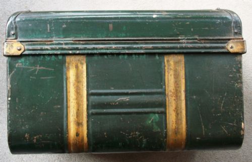 PAINTED METAL TRUNK - ADDITIONAL PHOTO 3