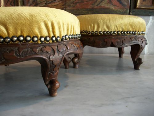A PAIR OF SMALL ROUND VICTORIAN FOOTSTOOLS - ADDITIONAL PHOTO 6