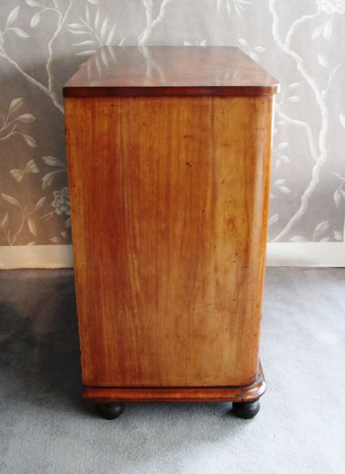 WALNUT CHEST OF DRAWERS OF SMALL PROPORTIONS - ADDITIONAL PHOTO 3