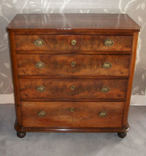 WALNUT CHEST OF DRAWERS OF SMALL PROPORTIONS - ADDITIONAL PHOTO 6
