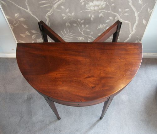 GEORGIAN MAHOGANY FOLDING DEMILUNE TEA TABLE - ADDITIONAL PHOTO 7