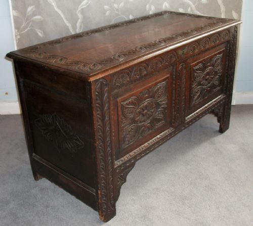 17th century oak coffer or chest - CATEGORY: ANTIQUE CHESTS - DATED 17TH CENTURY