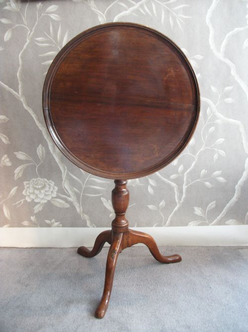 SMALL 19TH CENTURY MAHOGANY OCCASIONAL TABLE - ADDITIONAL PHOTO 1