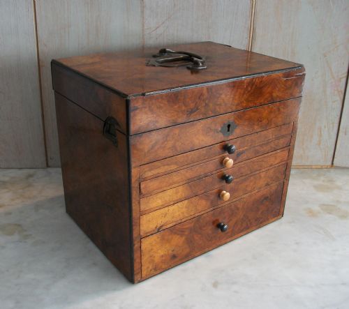 A VICTORIAN COLLECTOR'S CHEST - ADDITIONAL PHOTO 4