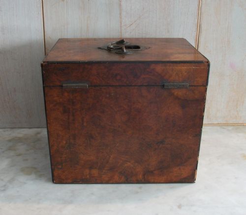 A VICTORIAN COLLECTOR'S CHEST - ADDITIONAL PHOTO 7