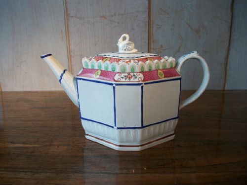 rare octagonal pearlware teapot - CATEGORY: ANTIQUE CERAMICS - DATED 1800