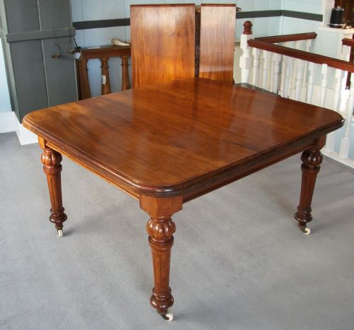19TH CENTURY EXTENDING MAHOGANY DINING TABLE - ADDITIONAL PHOTO 3