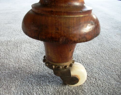 19TH CENTURY EXTENDING MAHOGANY DINING TABLE - ADDITIONAL PHOTO 9