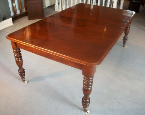 19th century extending mahogany dining table - CATEGORY: ANTIQUE TABLES - DATED 19TH CENTURY