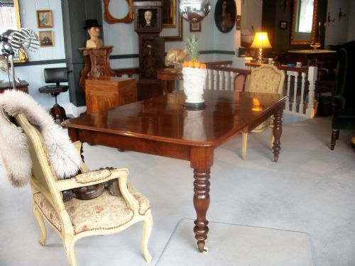 19TH CENTURY EXTENDING MAHOGANY DINING TABLE - ADDITIONAL PHOTO 3