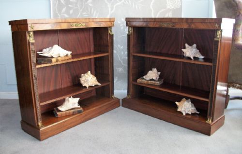 pair of regency mahogany dwarf open bookcases - CATEGORY: ANTIQUE BOOKCASES - DATED 1920