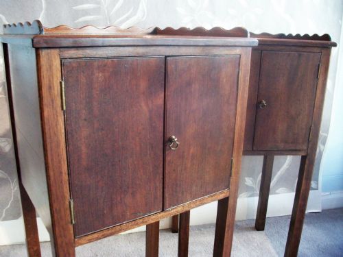 PAIR OF GEORGIAN MAHOGANY BEDSIDE CUPBOARDS - ADDITIONAL PHOTO 7