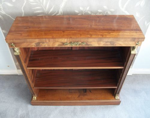 PAIR OF REGENCY MAHOGANY DWARF OPEN BOOKCASES - ADDITIONAL PHOTO 8