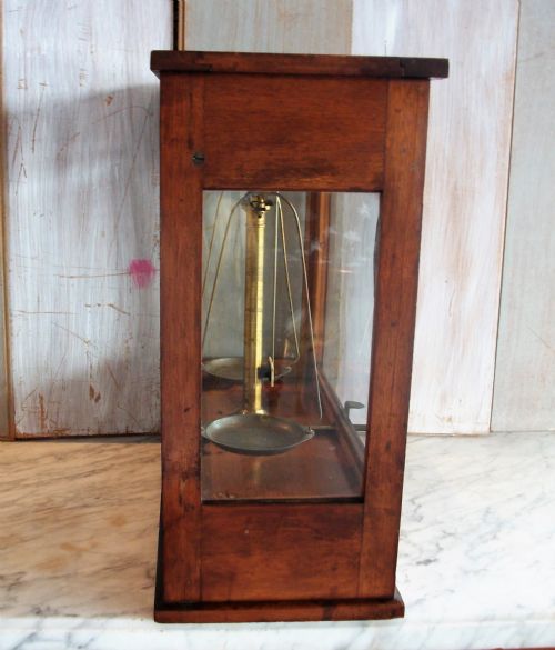 A SET OF BRASS JEWELLERS SCALES CIRCA 1900' - ADDITIONAL PHOTO 2