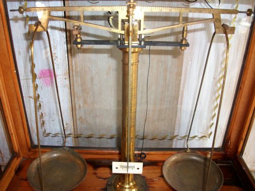 A SET OF BRASS JEWELLERS SCALES CIRCA 1900' - ADDITIONAL PHOTO 10