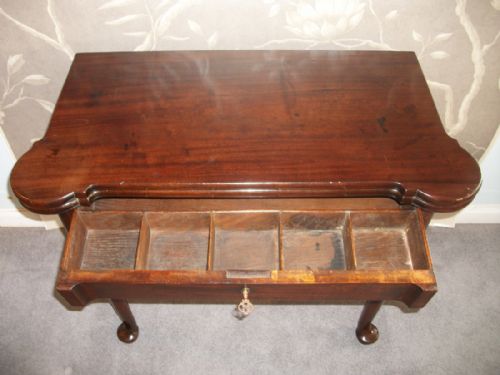 GEORGE II WALNUT CARD GAMES TABLE - ADDITIONAL PHOTO 5