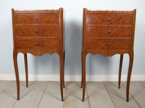 PAIR OF FRENCH LOUIS XV STYLE MARQUETRY BEDSIDE CABINETS - ADDITIONAL PHOTO 6