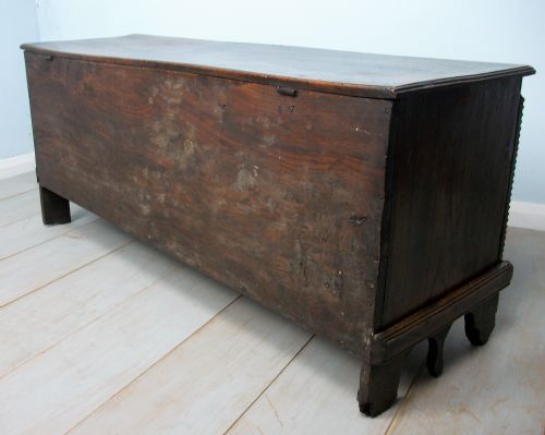 A C17TH ELM SIX PLANK COFFER - ADDITIONAL PHOTO 3