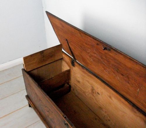 A C17TH ELM SIX PLANK COFFER - ADDITIONAL PHOTO 5
