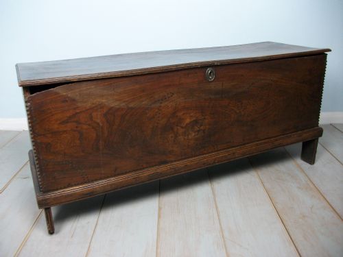 A C17TH ELM SIX PLANK COFFER - ADDITIONAL PHOTO 6