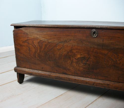 A C17TH ELM SIX PLANK COFFER - ADDITIONAL PHOTO 7