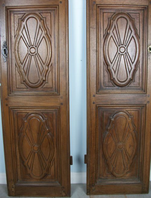 PAIR OF 18TH CENTURY ITALIAN PANELLED DOORS - ADDITIONAL PHOTO 5