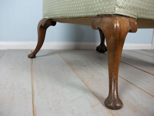 A FINE QUALITY EDWARDIAN WING BACK ARMCHAIR OF GEORGIAN DESIGN - ADDITIONAL PHOTO 3