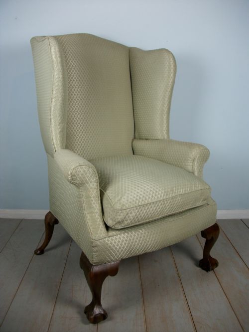 A FINE QUALITY EDWARDIAN WING BACK ARMCHAIR OF GEORGIAN DESIGN - ADDITIONAL PHOTO 5