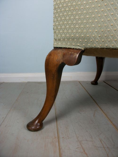 A FINE QUALITY EDWARDIAN WING BACK ARMCHAIR OF GEORGIAN DESIGN - ADDITIONAL PHOTO 6