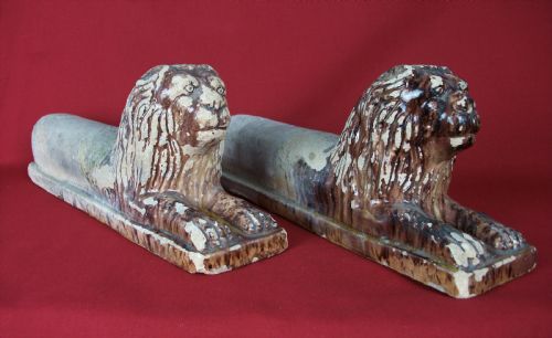 PAIR OF ANTIQUE ITALIAN TERRACOTTA LION FIREDOGS - ADDITIONAL PHOTO 3