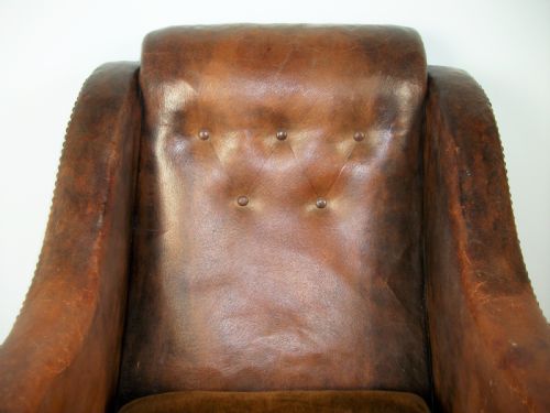 A LEATHER 1930'S DECO CLUB CHAIR - ADDITIONAL PHOTO 1