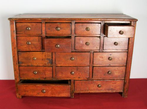 A COLLECTOR'S CABINET OF 16 DRAWERS DATED 1910 - ADDITIONAL PHOTO 2