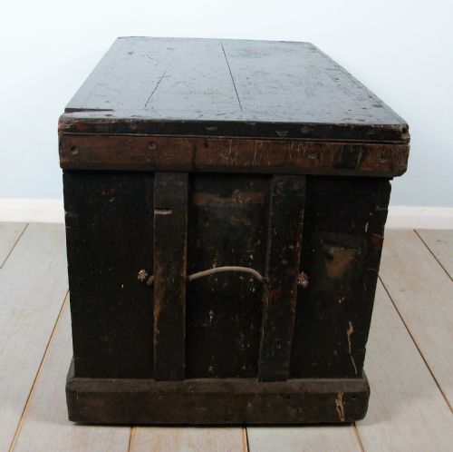 STEAMER TRUNK WITH FITTED INTERIOR - ADDITIONAL PHOTO 2