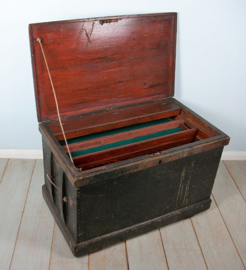 STEAMER TRUNK WITH FITTED INTERIOR - ADDITIONAL PHOTO 6