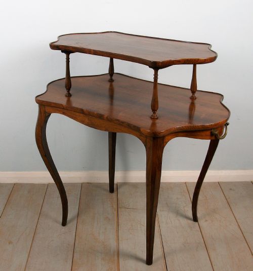 A FINE QUALITY SERPENTINE TWO TIER OCCASIONAL ETAGERE CENTRE TABLE - ADDITIONAL PHOTO 1