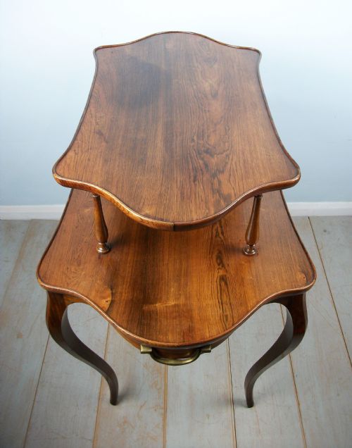 A FINE QUALITY SERPENTINE TWO TIER OCCASIONAL ETAGERE CENTRE TABLE - ADDITIONAL PHOTO 6
