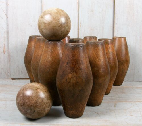 a full set of 10 c19th skittles - CATEGORY: ANTIQUE MISCELLANEOUS - DATED 19TH CENTURY